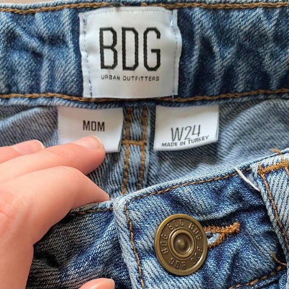 💙BDG Mom Jeans💙 - Picture 4 of 4